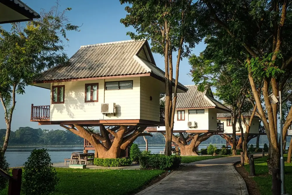 vacation rental treehouse